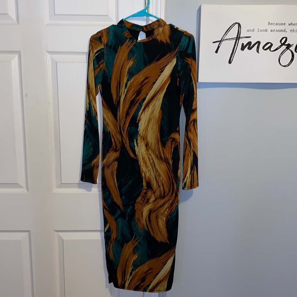 Green and tan long sleeved midi dress